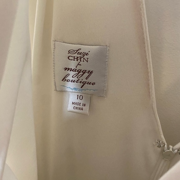 Suzi Chin Maxi Length V Neck Formal Pleated White Dress size 10 - Picture 4 of 12